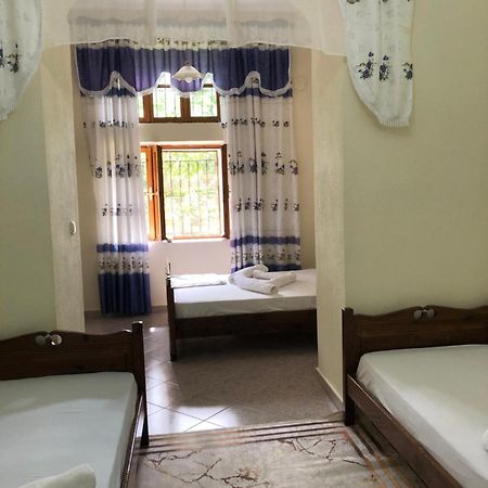 Stone Pazar Guest House Gjirokaster Bagian luar foto