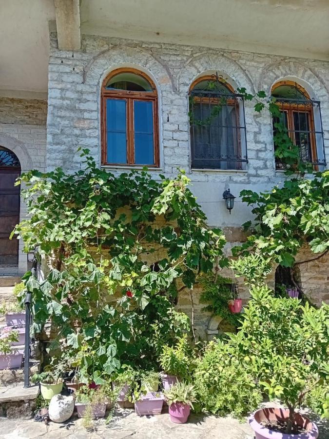Stone Pazar Guest House Gjirokaster Bagian luar foto