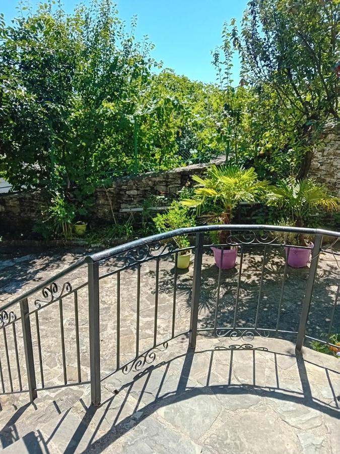 Stone Pazar Guest House Gjirokaster Bagian luar foto