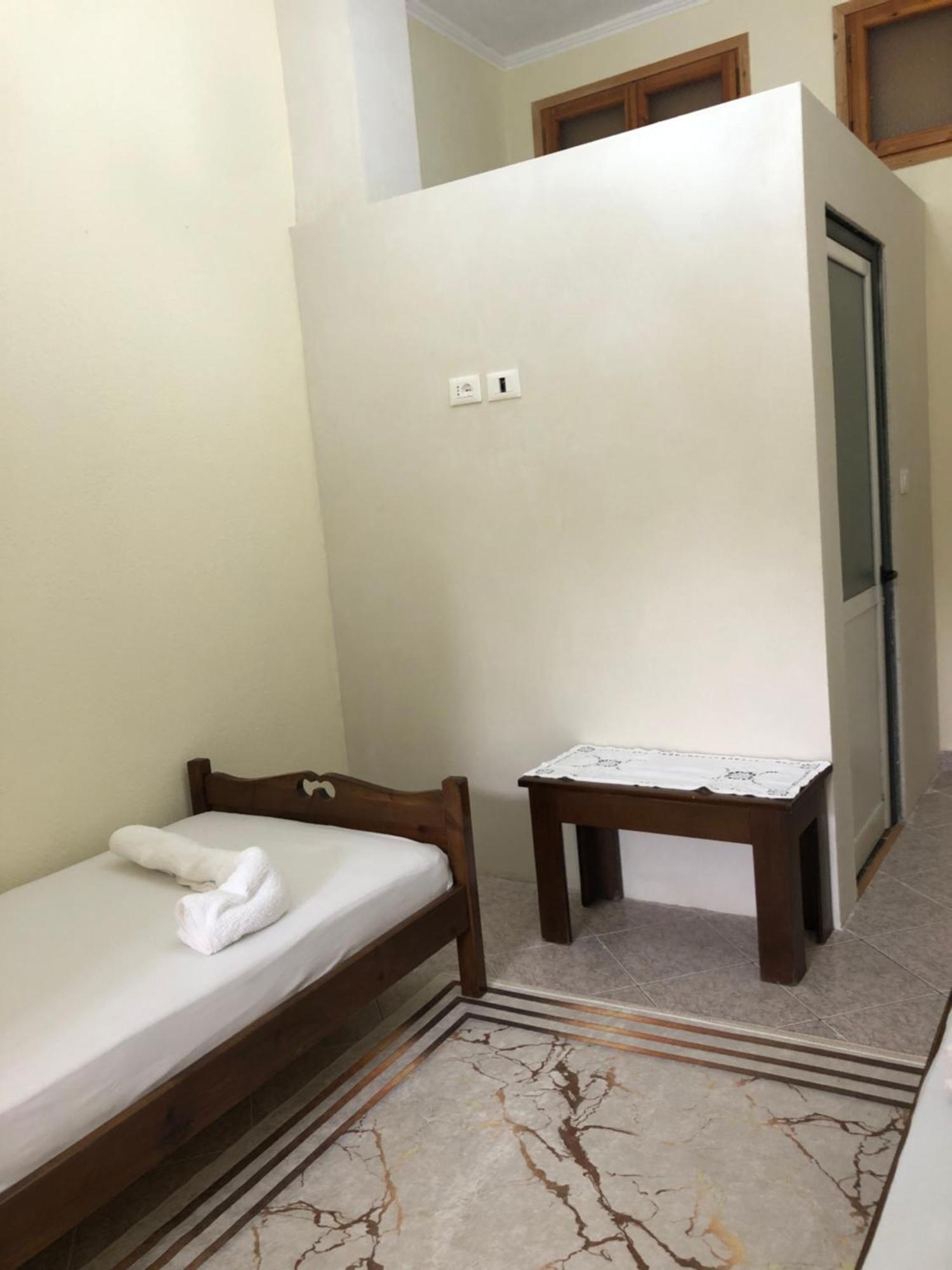Stone Pazar Guest House Gjirokaster Bagian luar foto