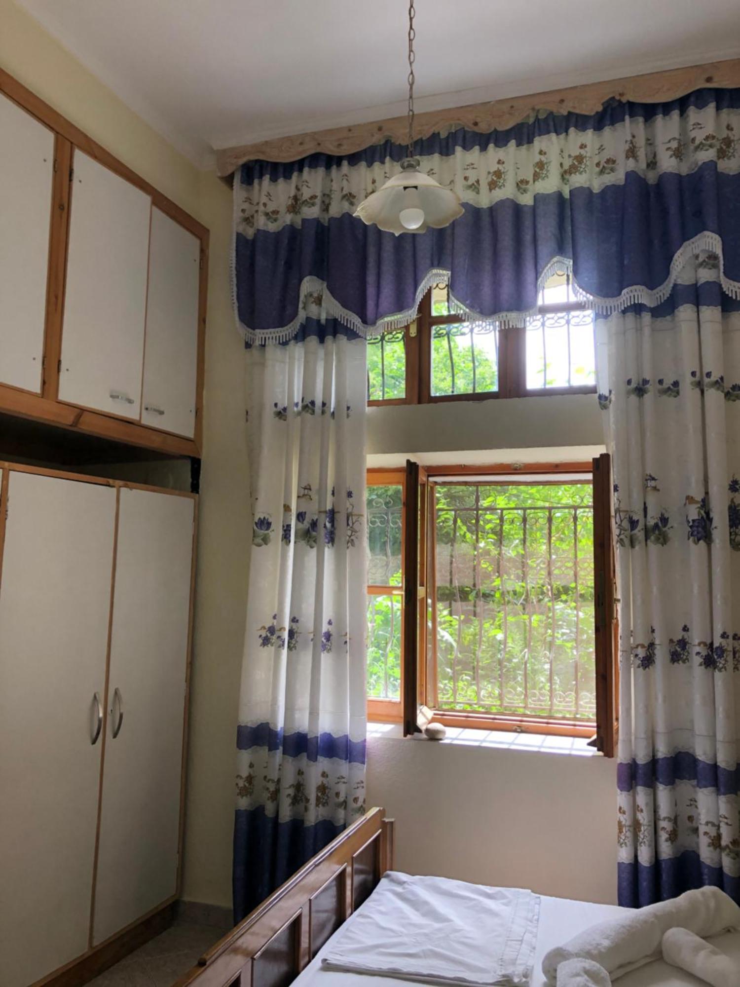 Stone Pazar Guest House Gjirokaster Bagian luar foto